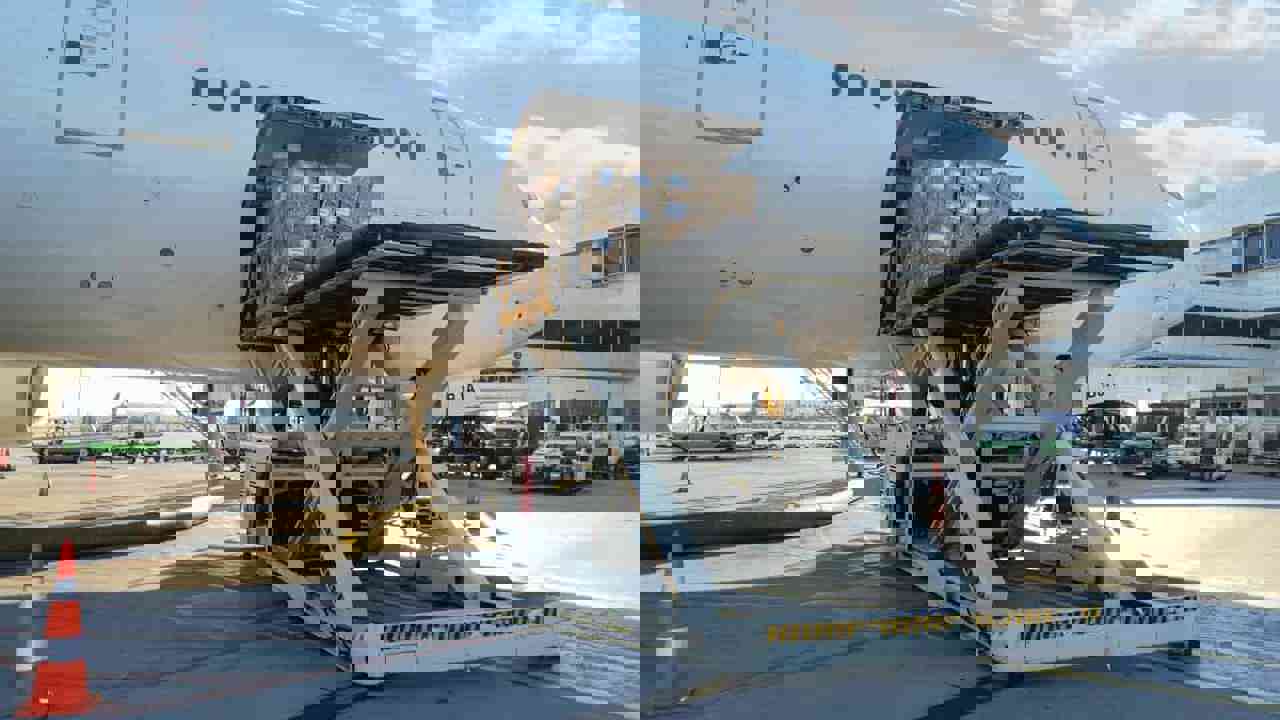 Standard Compressed Spedisjon Shutterstock 1180199029